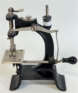 NEAT 1800'S BABY CAST TOY SEWING MACHINE
