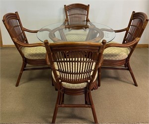 LIKE NEW VINTAGE GLASS TOP RATTAN TABLE & CHAIRS