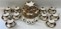 ROYAL ALBERT OLD  COUNTRY ROSES 10 PLACE DISH SET