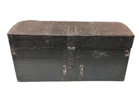 Arched Top Trunk w/ Metal Details