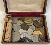 ASSORTED FOREIGN & CANADIAN COINS INCL ROLL OF PEN
