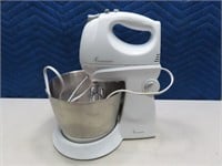basic Toastmaster Kitchen Mixer w/ Bowl/Stand