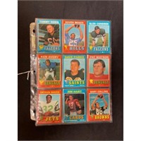 (47) 1971 Topps Football Cards With Hof