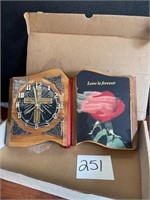 VTG wooden clock made like a book