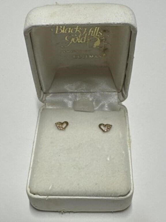 Black Hills 10k. Gold Heart Earrings .13 Grams