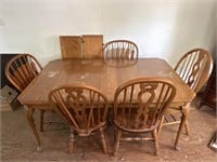 Dining Room Table With Leafs & 5 Chairs