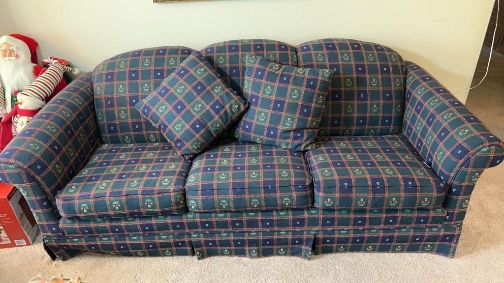 BROYHILL COUCH