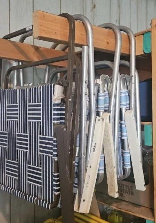 (4) FOLDING OUTDOOR LAWN CHAIRS