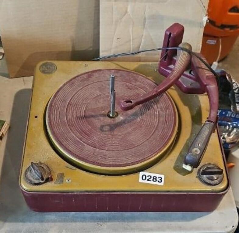 VINTAGE RECORD PLAYER