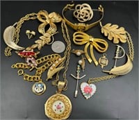 Vintage gold tone jewelry lot