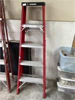 Husky 5 ‘ Fiberglass Ladder