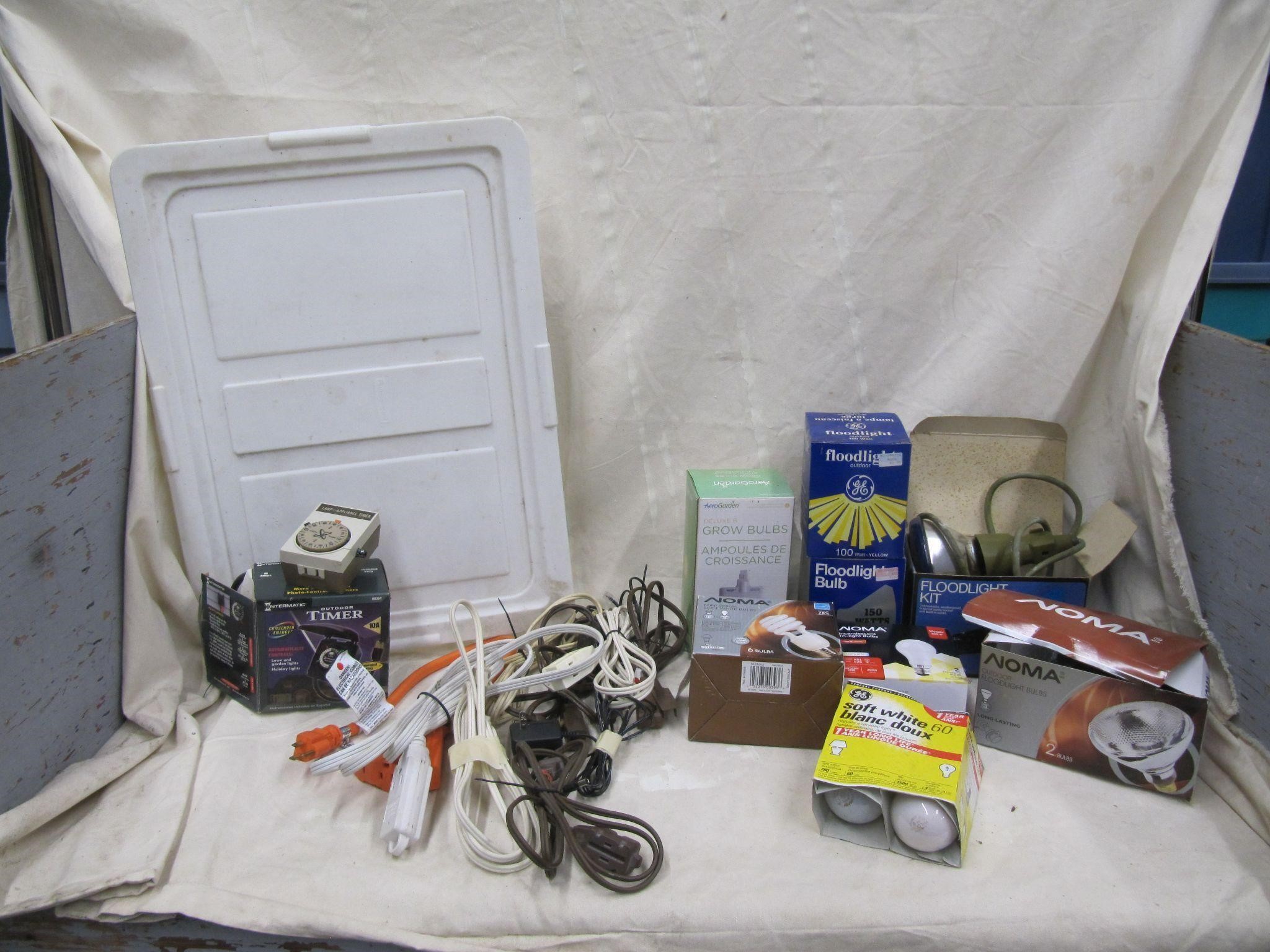 EXTENSIONS,TIMERS, BULBS, IN FLAT TOTE