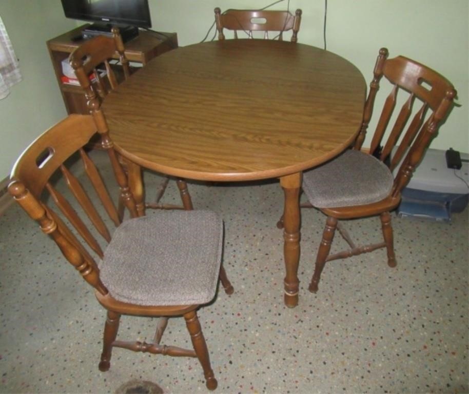Table and (4) chairs.