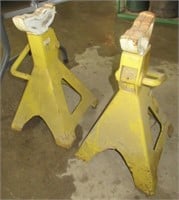 (2) 12 ton jack stands.