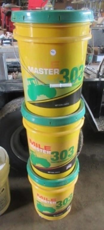 15 Gallons of Mile Master 303 tractor hydraulic