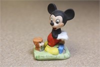 Disney minnie mouse figurine