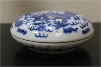 A Chinese Blue and White Porcelain Dragon Box