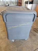 Cambro Food storage cart CMBPLHD, 28 x 32 x 40.