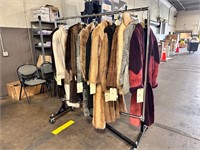 Rack with 15 fur coats included rack