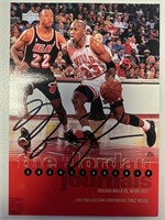 Bulls Michael Jordan Signed Card with COA