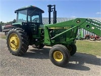 JD 4450 Tractor with loader