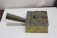 A Chinese Enamel Crumb Catcher