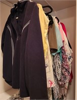 L - MIXED LOT OF WOMEN'S CLOTHING (M35)