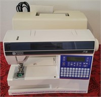 L - HUSQVARNA VIKING SEWING MACHINE (H22)