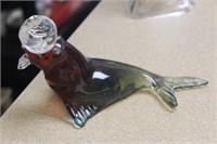 Vintage Art Glass Seal with Ball
