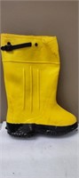 Size 10 yellow color rubber boots with steel