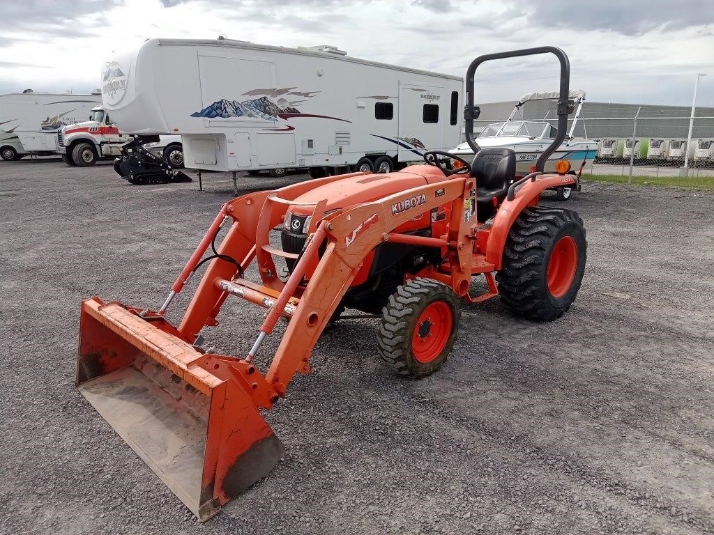 Kubota L3901 Compact Utility Tractor