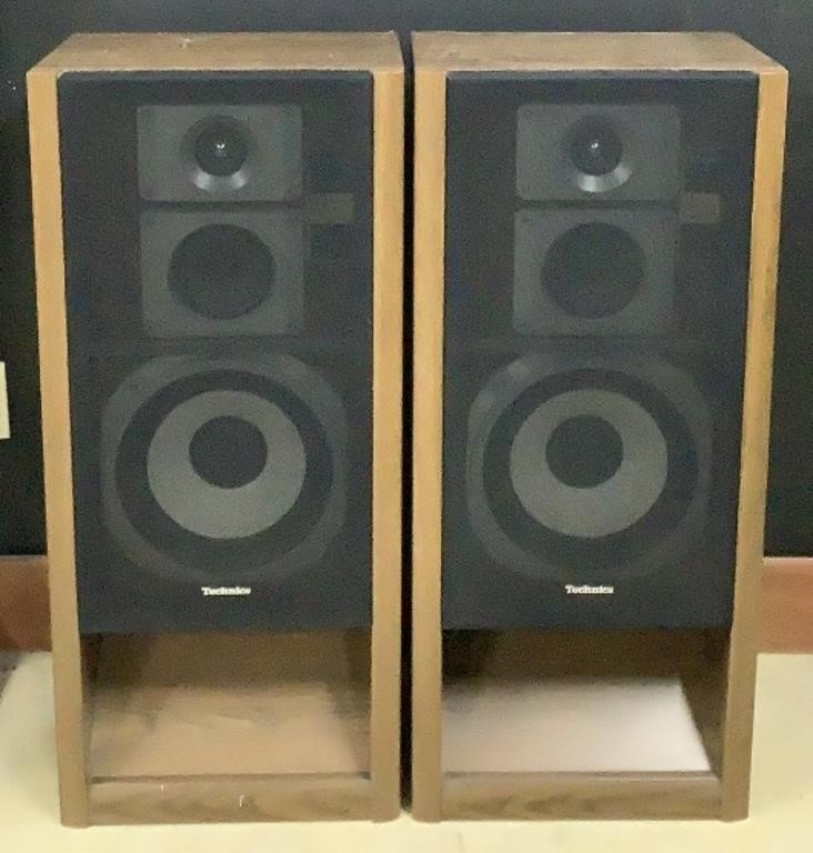 Vintage Pair Technics 3 Way Floor Speakers