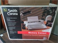 SMITH CORONA MEMORY CORRECT TYPEWRITER