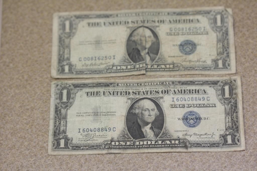 Lot of 2 1935 $1.00 Note