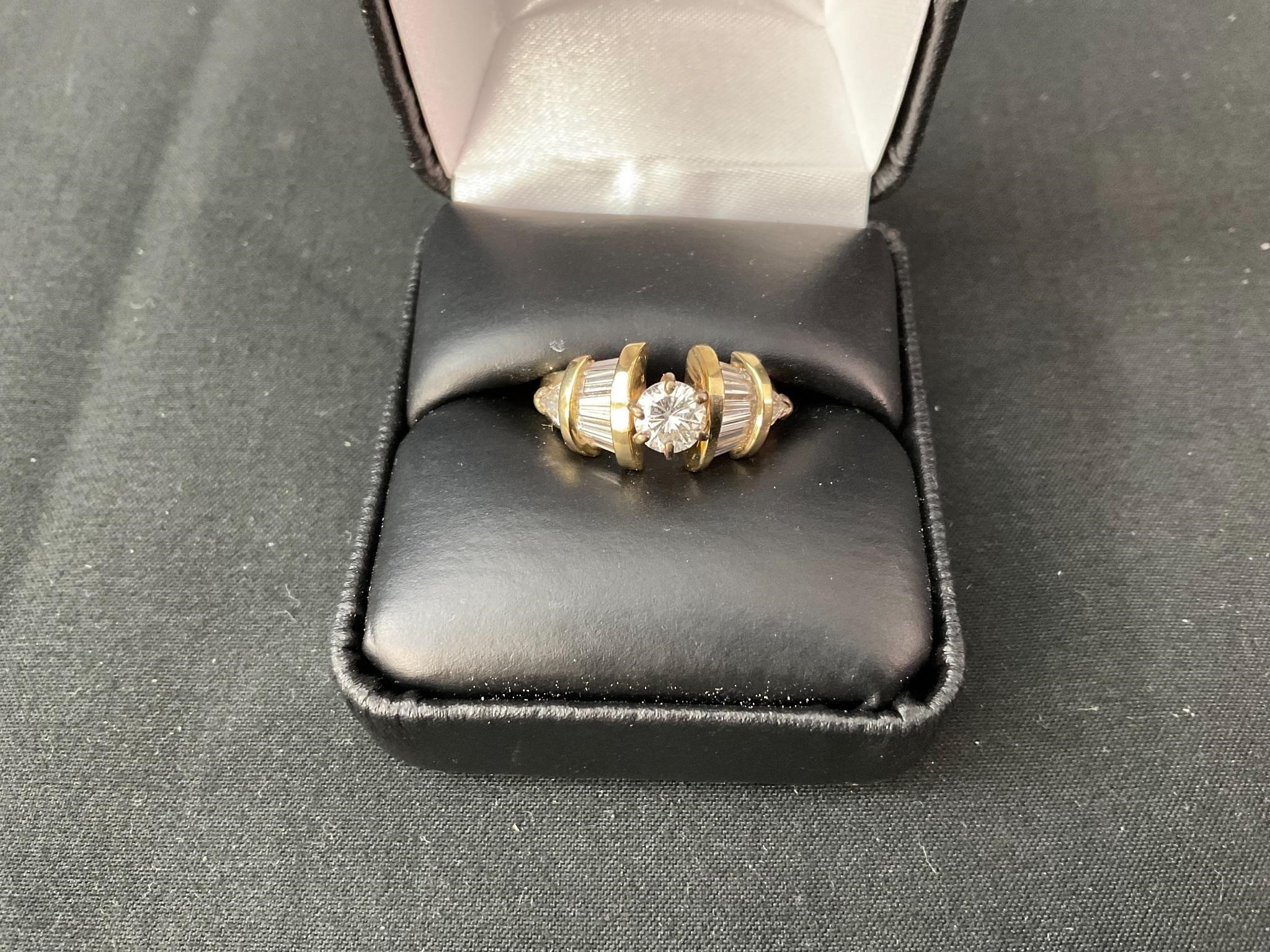 Stunning 14k Gold & Diamond Ring