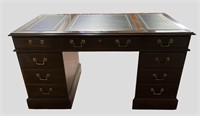 Ethan Allen Mahogany Leather Top Office  Desk