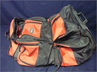 LARGER DUFFLE BAG WITH WHEELS