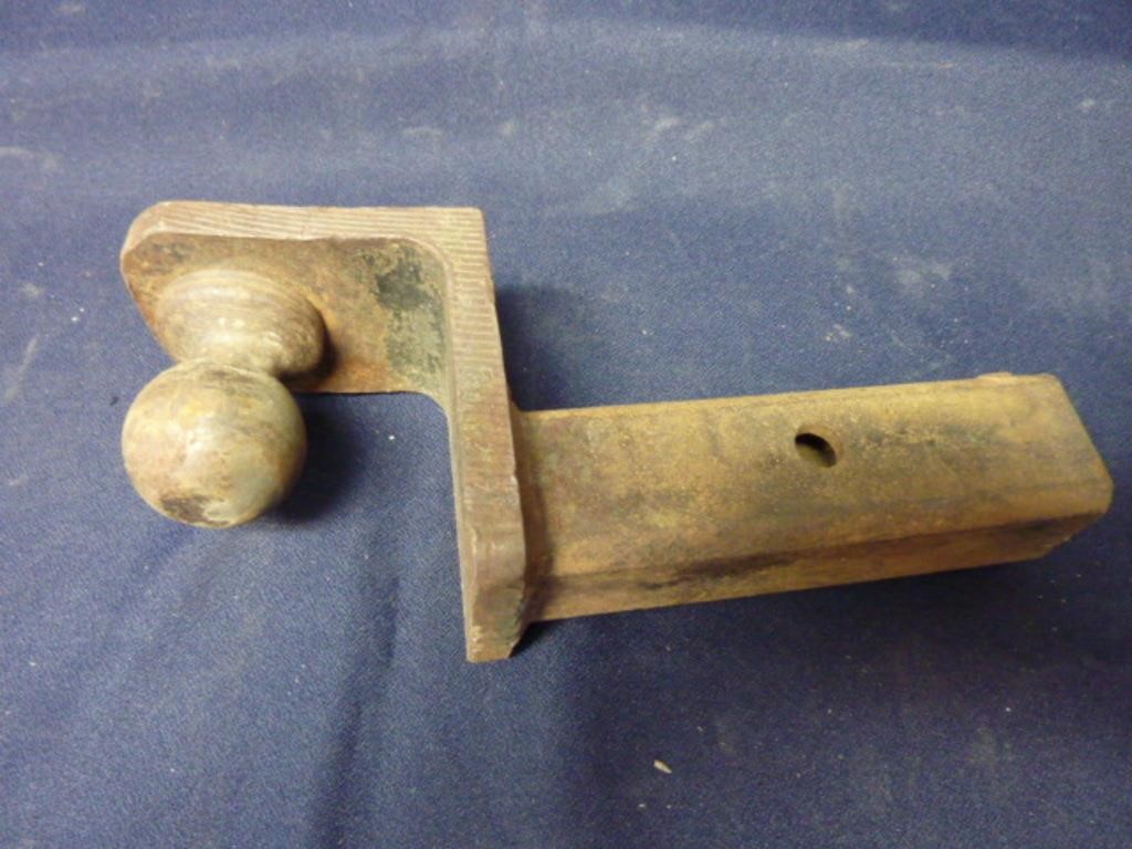 OLDER HITCH WITH STINGER AND 2" BALL
