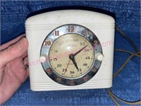 Old Telechron elec. clock (white)