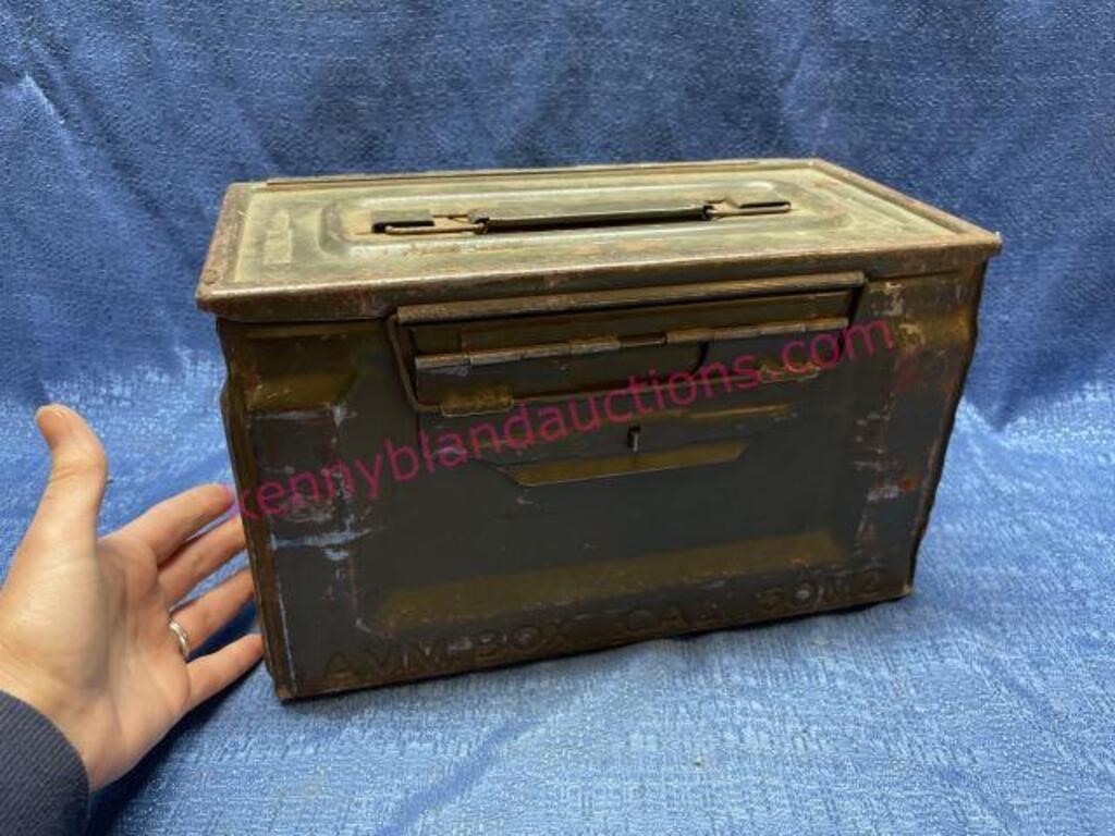 WW II Old U.S. Military ammo box (.50M2) metal