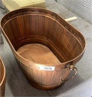 Brass colored wash bin/ice bucket
