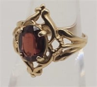 (H) 14kt Yellow Gold Garnet Ring (size 3) (3.1