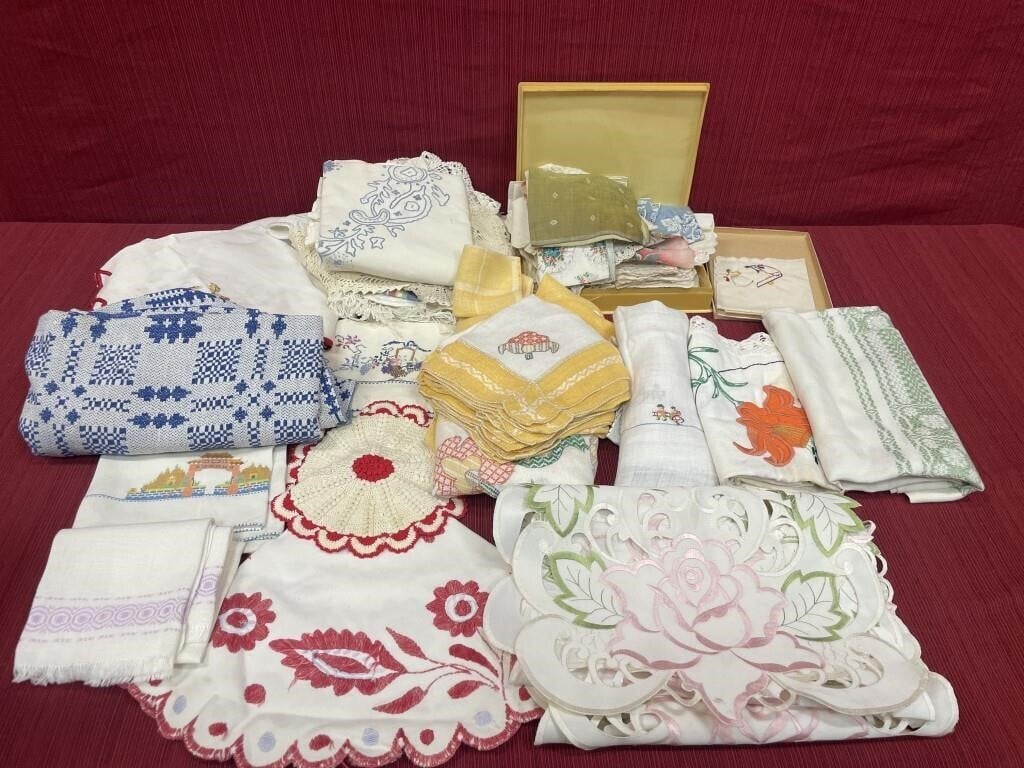 Group of assorted Linens