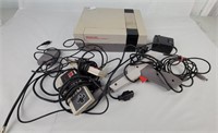 N E S System, 2 Controllers, Power cord & Tv Con
