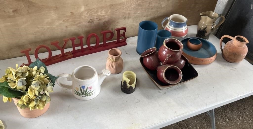 Signs, pottery, & ceramic home decor