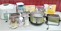 (3 BOXES) LARGE ASSORTMENT OF SMALL KITCHEN