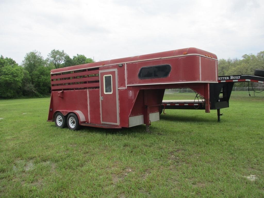554-2000 DIAMOND D TRAILER WITH TACK ROOM