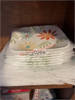 Plastic Plates (back room)