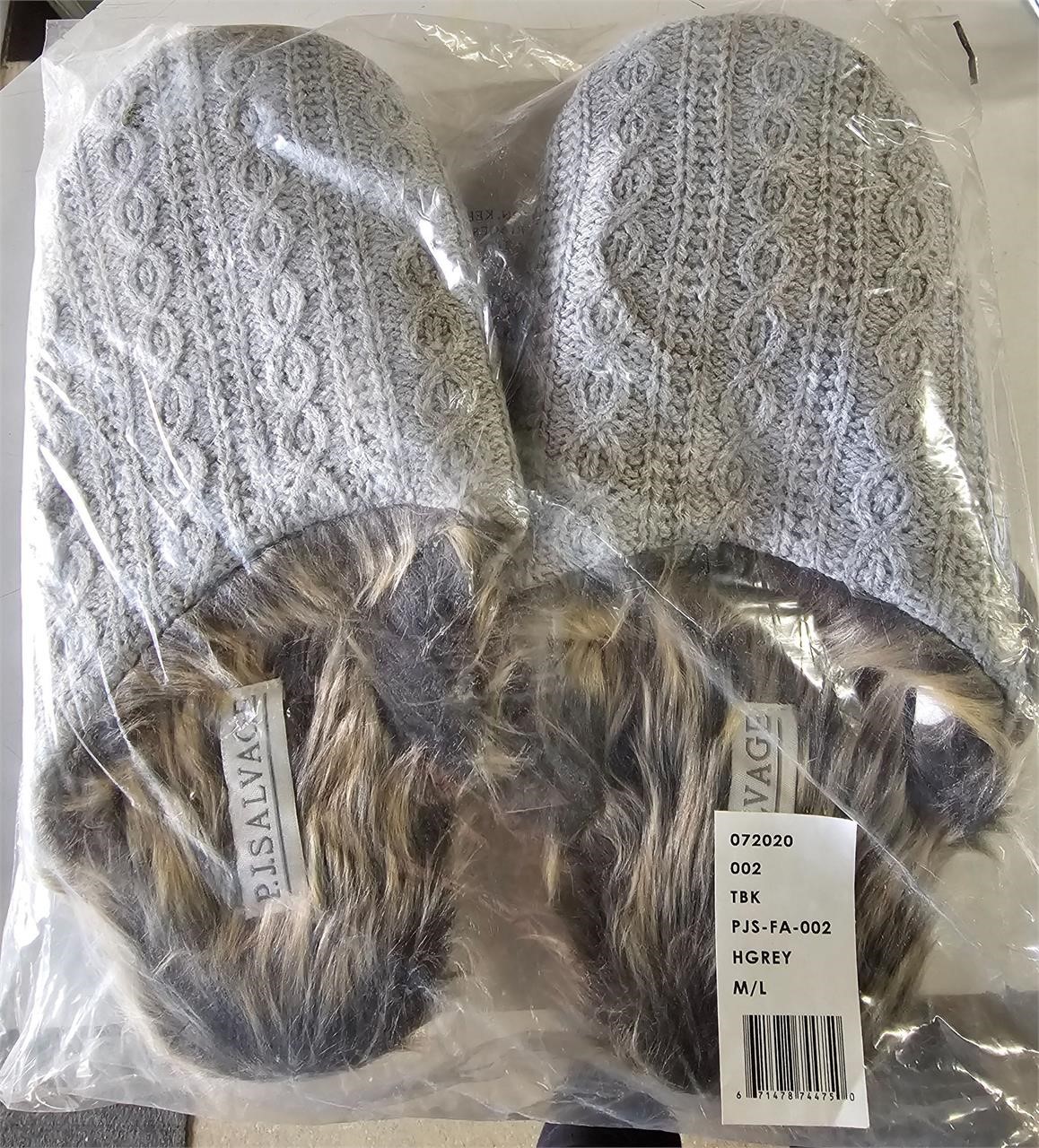 New size M/L Knit faux fir slippers