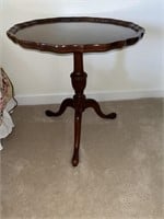 Vintage Council Mahogany Pie Cryst Table